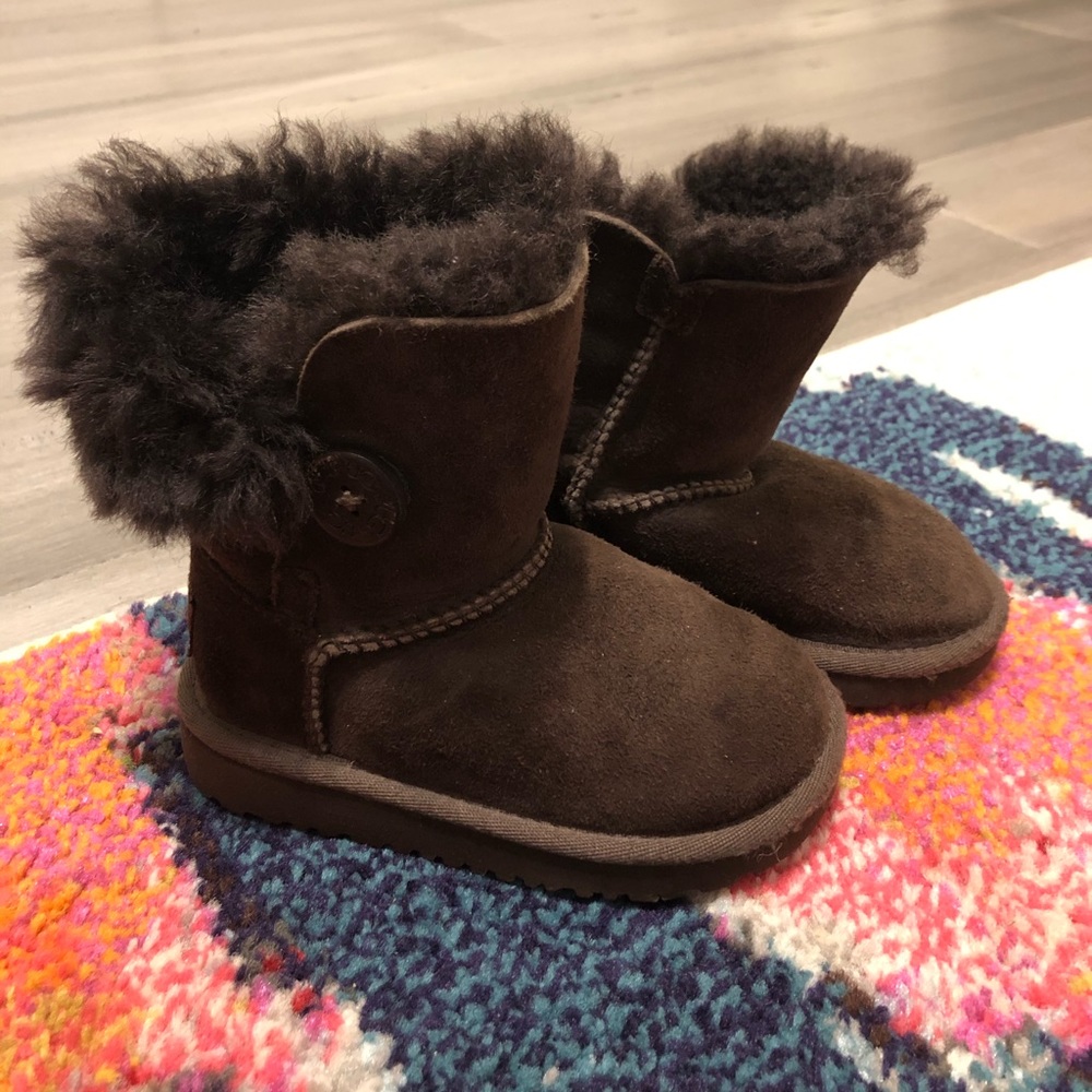 Size 7 UGG boots